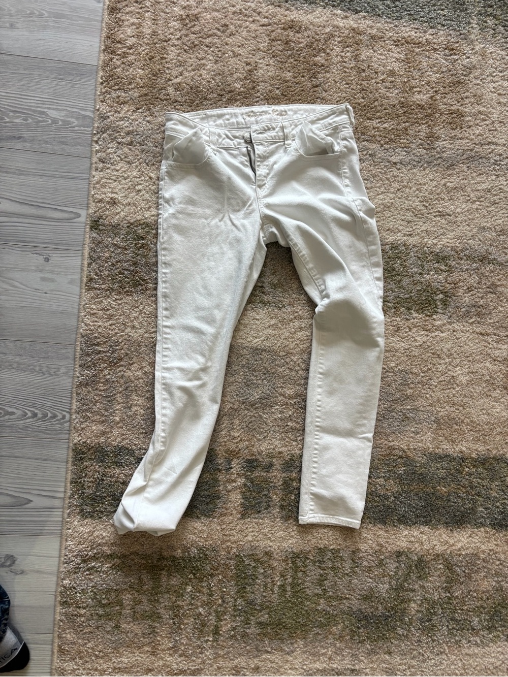 Women’s White Stretch Jeans - Classic Slim Fit